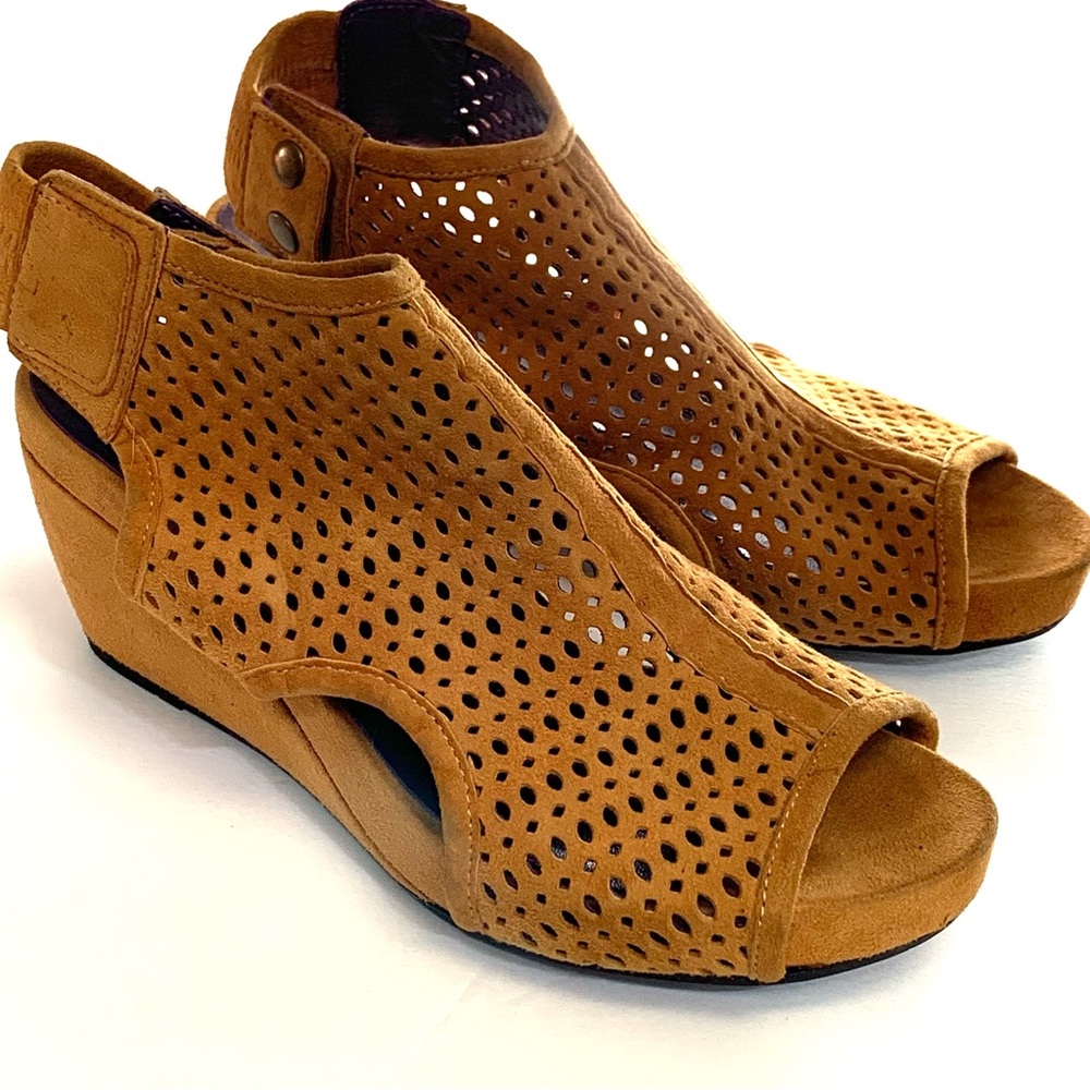 VANELI, light brown/orange suede, open-toed, Slingback sandals, Size 5.5